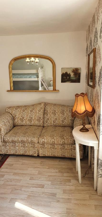 Wisteria House Bed & Breakfast Chanteloup  Екстериор снимка