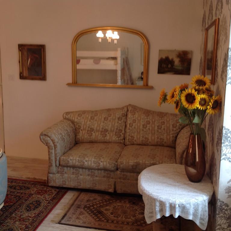 Wisteria House Bed & Breakfast Chanteloup  Екстериор снимка